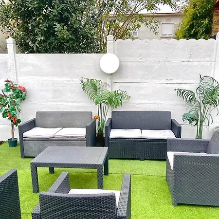 Holiday home Jolie Petite Maison Avec Un Grand Jardin Montmagny